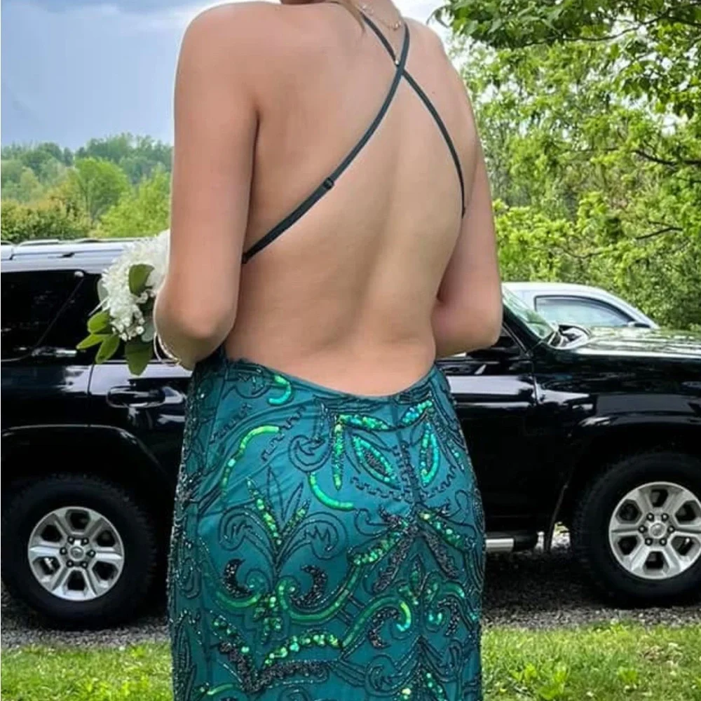 Elegant Green Beaded Dress - Picture 8 of 9